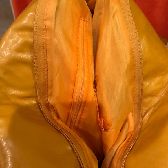 Mustard heel sandal with matching mustard purse. - Picture 2 of 4